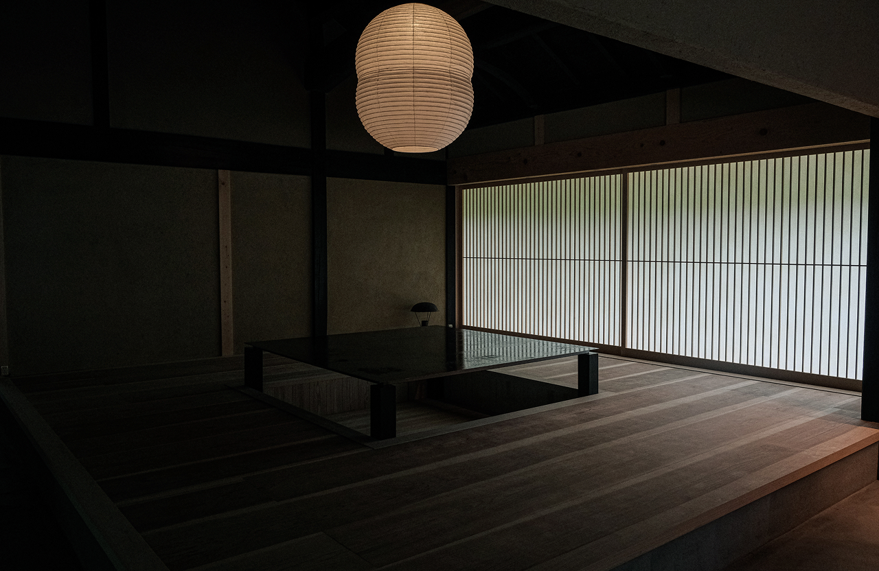 巛日の室内