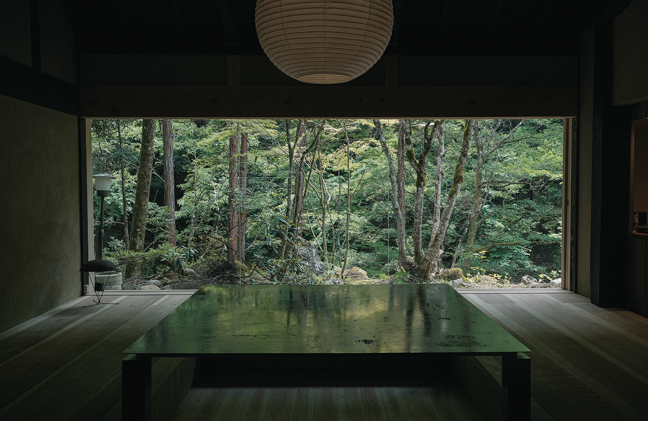 巛日の室内